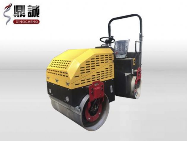 點(diǎn)擊查看詳細(xì)信息<br>標(biāo)題：2.5噸全液壓座駕式振動(dòng)壓路機(jī) 閱讀次數(shù)：14450