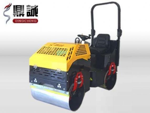 點(diǎn)擊查看詳細(xì)信息<br>標(biāo)題：1噸全液壓振動(dòng)壓路機(jī) 閱讀次數(shù)：14217